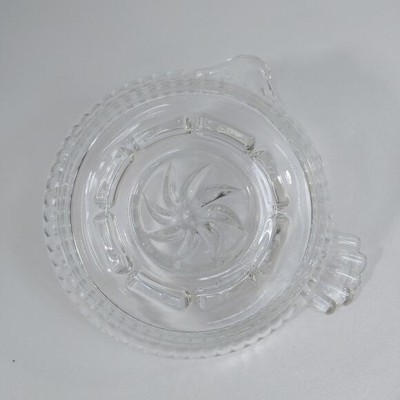 Vintage ~ Citrus Juicer ~ 5" Dia. Clear Glass ~ Reamer ~ Juicer ~ Handle & Spout - Picture 3 of 4